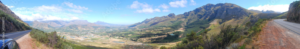 Obraz premium Scenic panorama of Franschhoek near Cape town