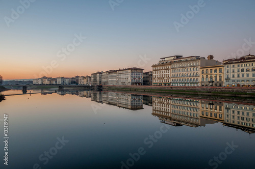 Crépuscule sur l'Arno à Florence © jasckal