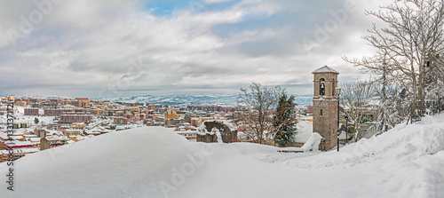 Bild auf Leinwand snowy panorama of Campobasso
