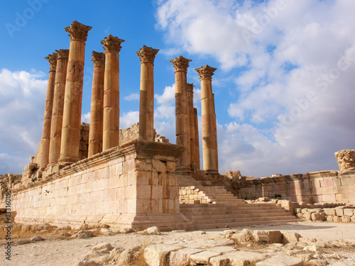 Schilderij op canvas Jerash rome temple ruins squire wide angle view,Jordan
