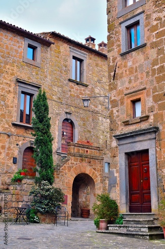 Fototapeta Naklejka Na Ścianę i Meble -  tipico villaggio medievale di Civita di Bagnoregio in provincia di Viterbo, Italia