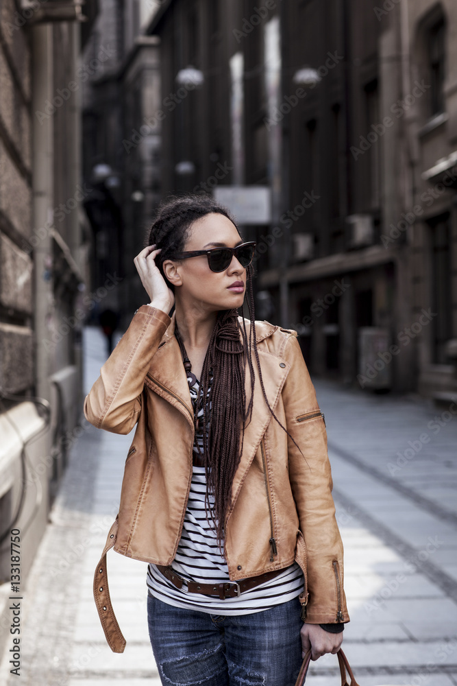 Obraz premium African Woman on the Street