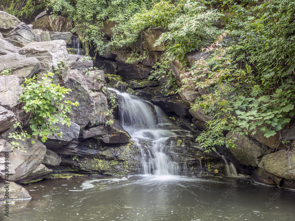 Fototapeta premium Waterfall Central Park
