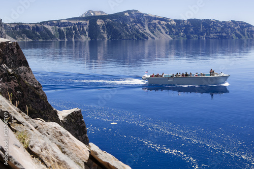 Fototapeta Naklejka Na Ścianę i Meble -  Crater Lake boat tour