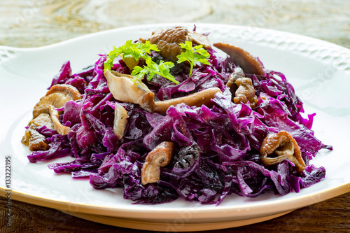 red cabbage with mushrooms