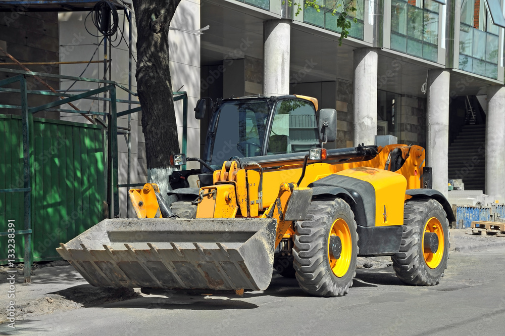 Obraz premium Bulldozer on road