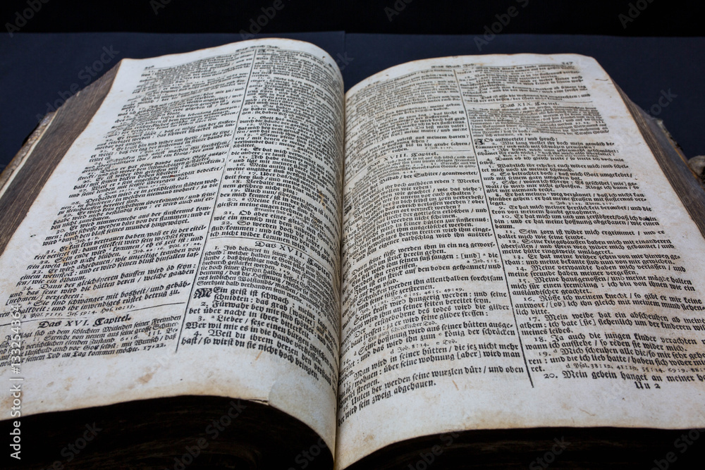 Fototapeta premium Alte Bücher des Schamanismus