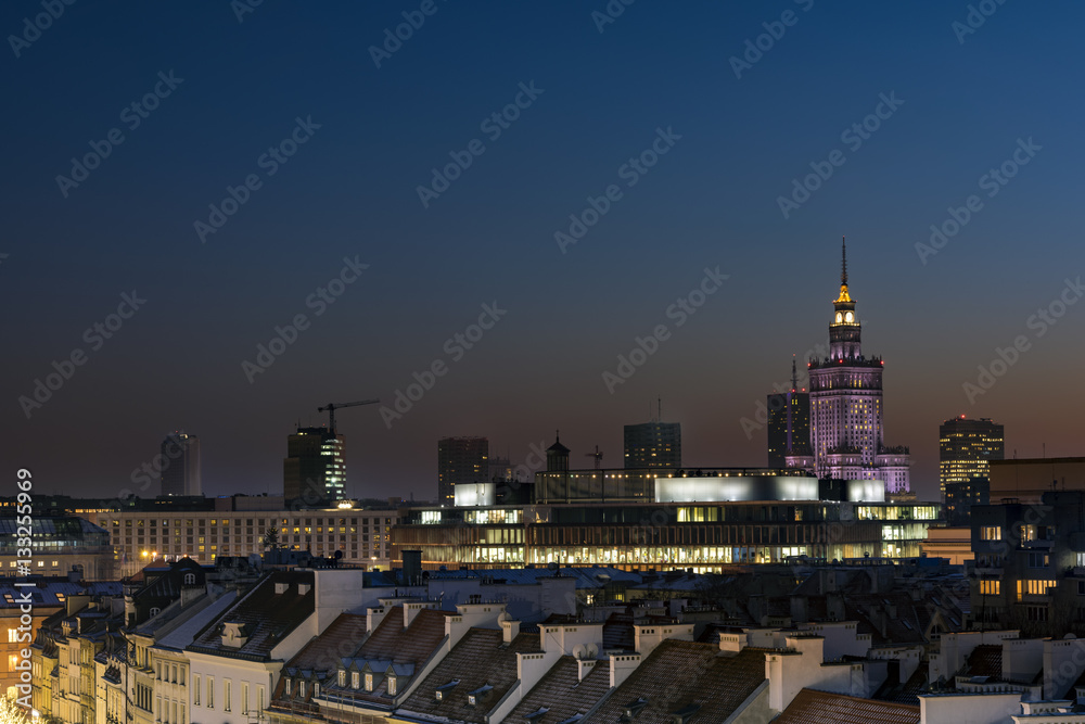 Obraz premium Sunset over Warsaw downtown