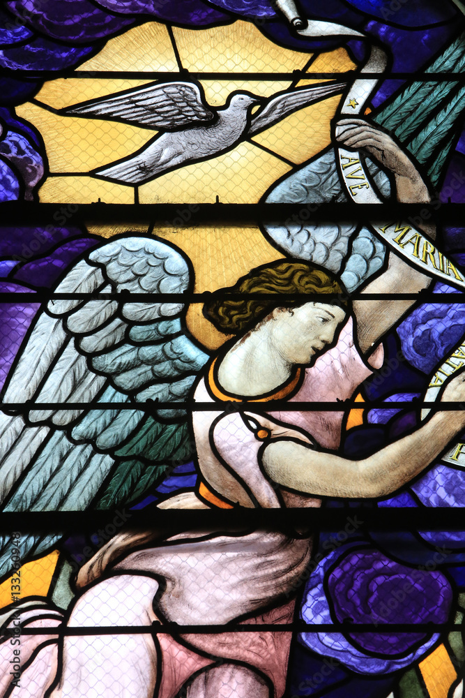 Ange et colombe. Vitrail. Saint-Eglise Saint-Clodoald. Saint-Cloud. / Angel and dove. Stained glass. Church St. Clodoald. Saint-Cloud. Ange et colombe. Vitrail. Saint-Eglise Saint-Clodoald. Saint-Cloud. / Angel and dove. Stained glass. Church St. Clodoald. Saint-Cloud.