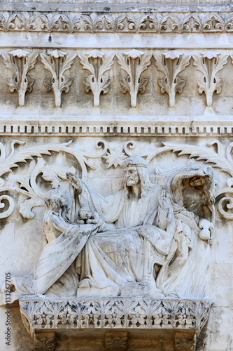 Jugement de Salomon. Basilique Notre-Dame de Fourvière. Lyon. / Judgment of Solomon. Basilica of Notre-Dame de Fourvière. Lyon.