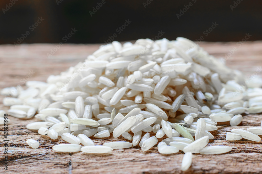 Obraz premium white rice grains.