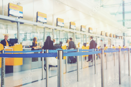 Flughafen - Airport - Check-in Schalter