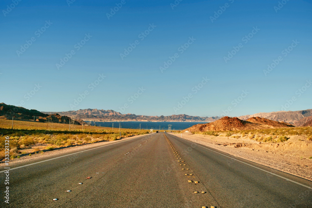 Naklejka premium Road from Lake Mead near Hoover Dam