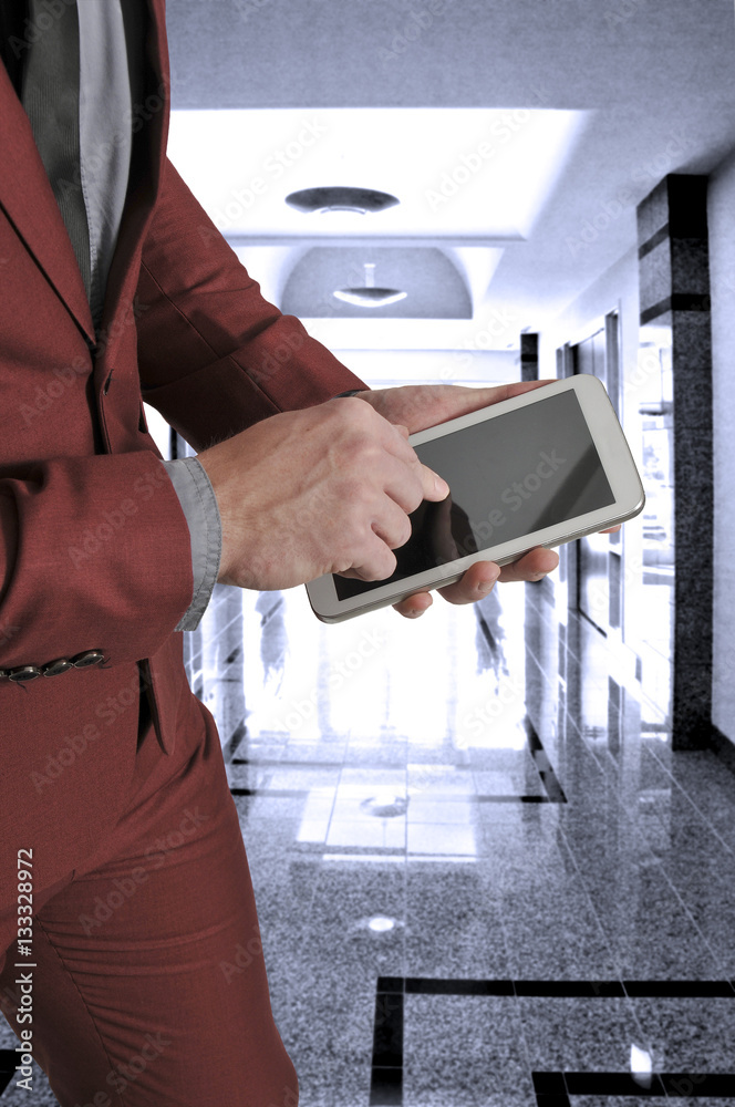Obraz premium Man on a Tablet