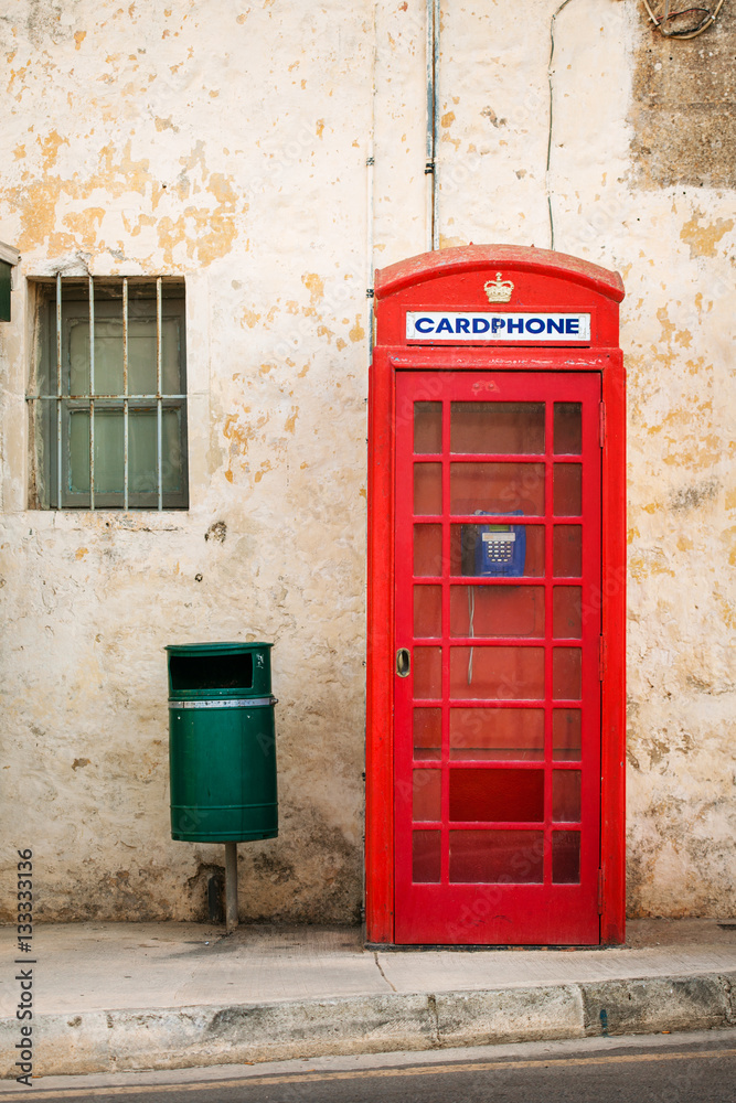 Fototapeta premium Red phone booth