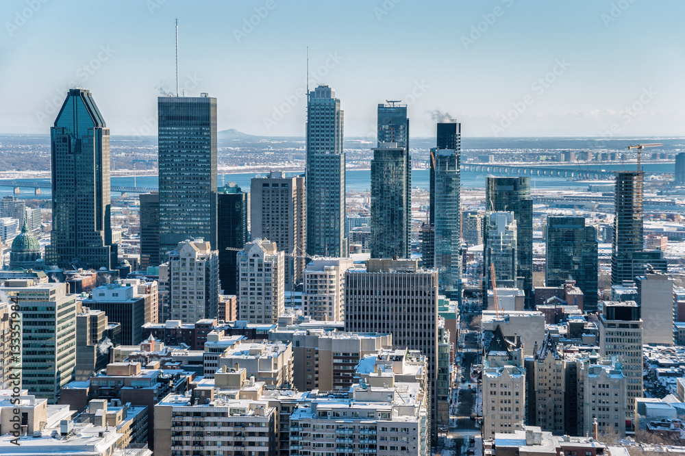 Naklejka premium Montreal Skyline in winter