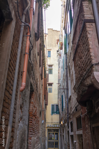 Venice street © Jasmin Merdan