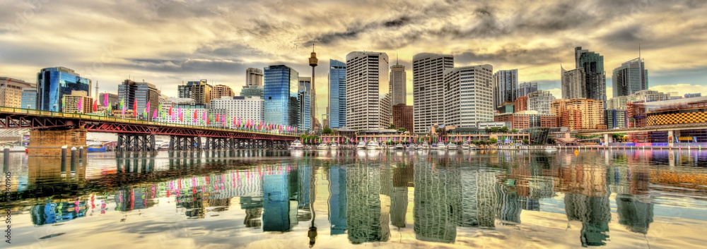 Naklejka premium Skyline z Sydney w Cockle Bay - Australia