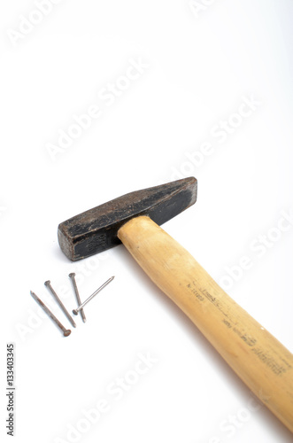 Hammer und Nägel