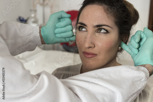 consulto con medico per dolore cervicale e denti photo