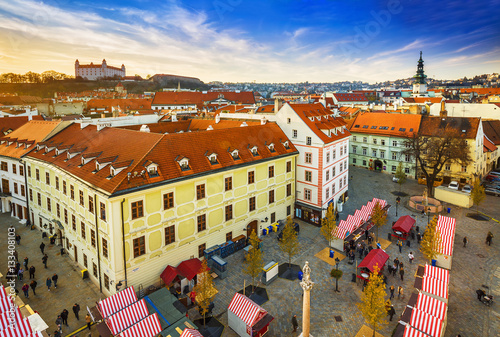 Obraz na płótnie View on the square in old town of Bratislava with Bratislava castle in the backround,Slovakia w salonie