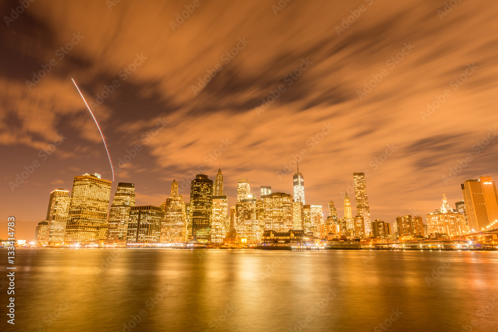 Fototapeta premium View of lower Manhattan from Brooklyn