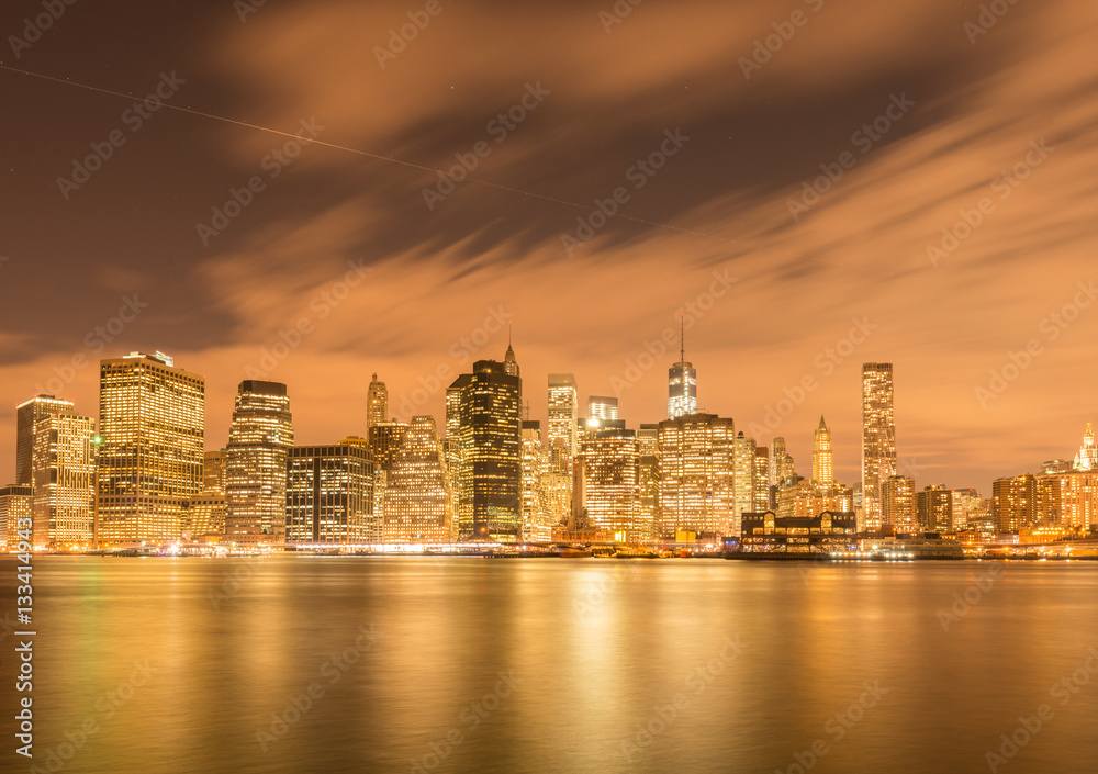 Naklejka premium View of lower Manhattan from Brooklyn