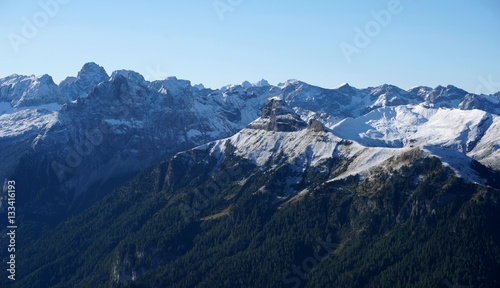 Aussicht vom Col Rodella auf Alpine Berglandschaft