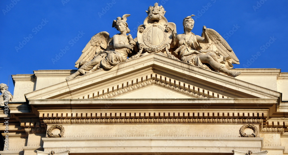 Prächtiges Seitendetail des Burgtheaters von Süden Prächtiges Seitendetail des Burgtheaters von Süden