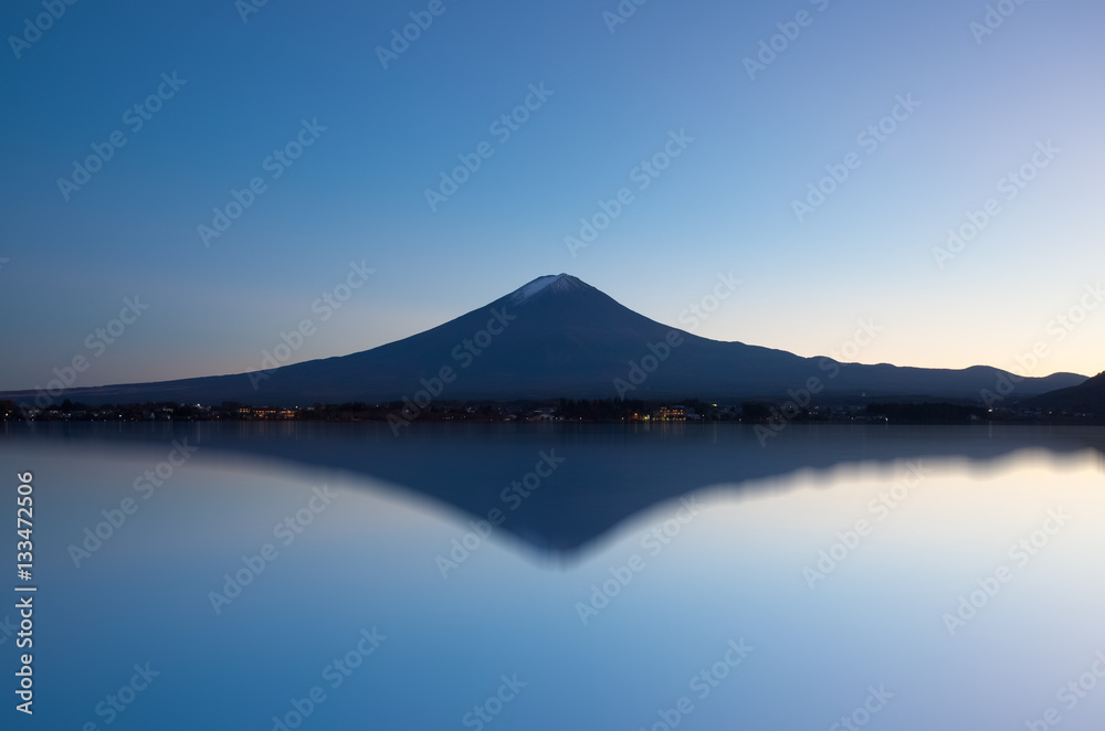 Mountain Fuji and Kawaguchiko lake in evening autumn season