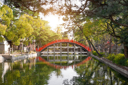 Taiko Bashi (Drum Bridge) at Sumiyoshi Grand Shrine in Osaka, Ja © makistock