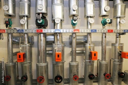 Stellantriebe für Ventile (Actuators for valves)