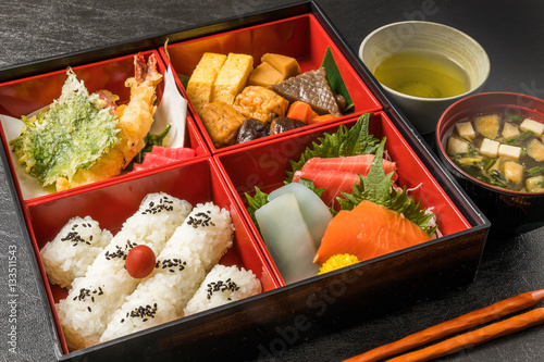 幕の内弁当　japanese box lunch photo