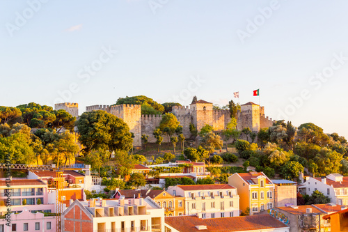 Castelo de São Jorge, die Burg als Wahrzeichen von Lissabon, Portugal.