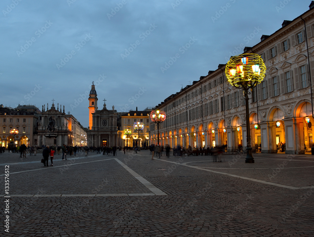 Fototapeta premium Tramonto su Piazza San Carlo