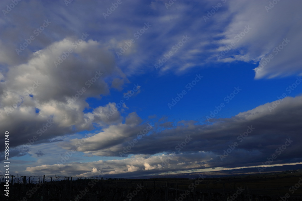 Ciel nuageux dans le Razès, Aude, France