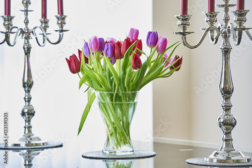 Tableau sur toile Spring Tulips in a vase