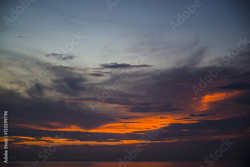 Fototapeta Naklejka Na Ścianę i Meble -  Stunning beautiful sunset in the Gulf of Thailand.