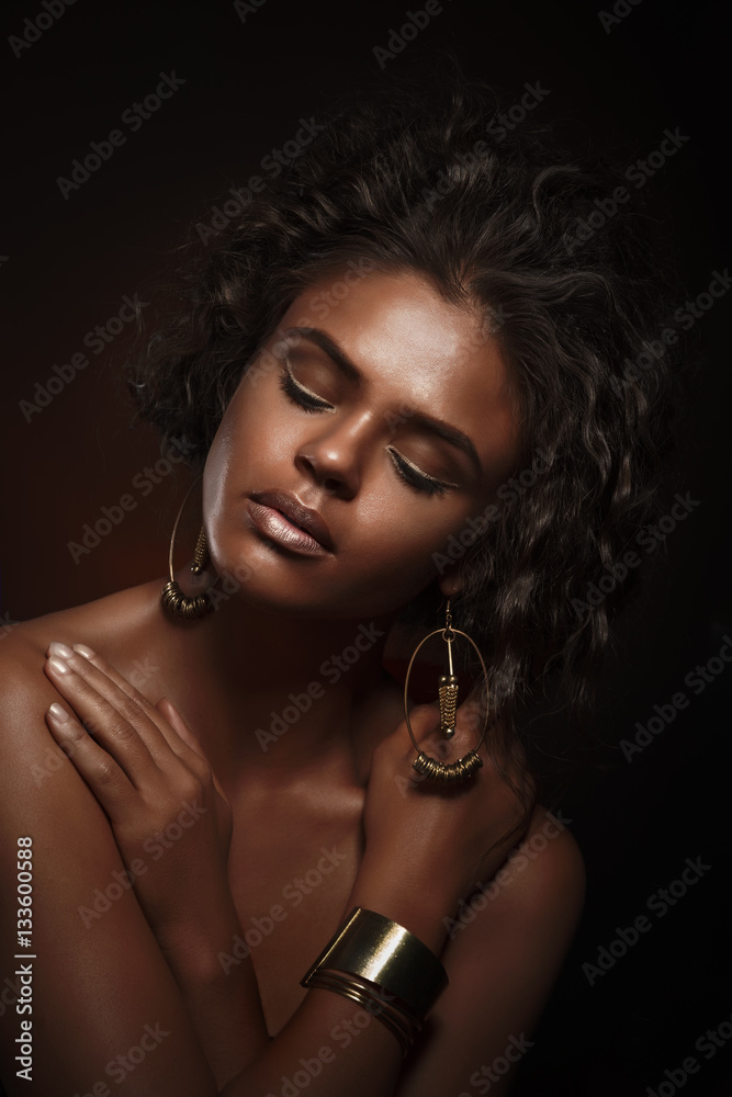 Obraz premium Fashion Beauty Girl. Gorgeous Woman Portrait. Stylish Haircut an