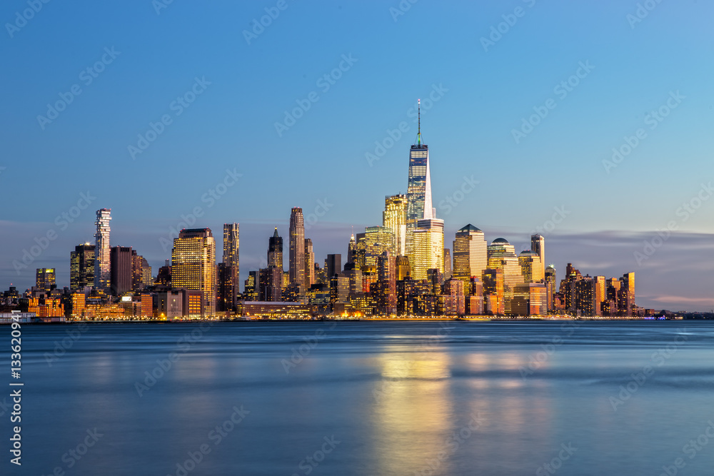 Obraz premium New York Skyline after Sunset