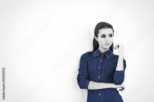 Young woman with color acce...