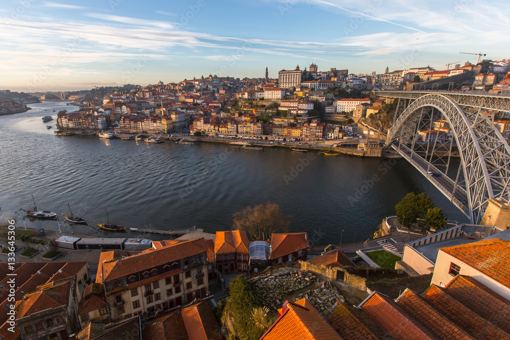 Douro river and Dom Luis I bridge, Porto, Portugal.
