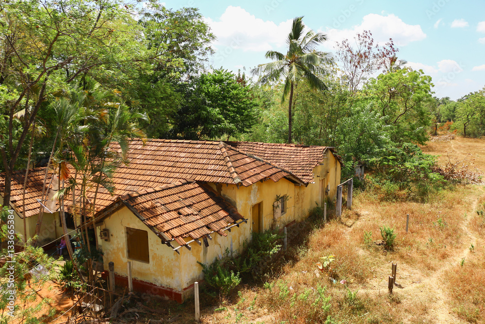 Heruntergekommenes Haus, Sri Lanka