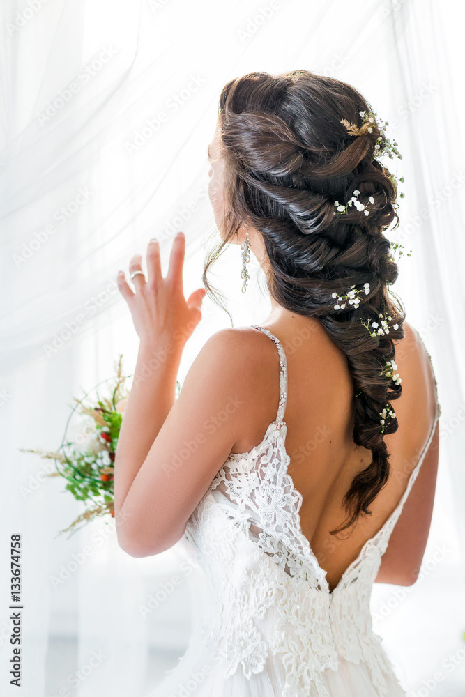 Natürliches romantisches Make-up und Styling für eine Hochzeit Natürliches romantisches Make-up und Styling für eine Hochzeit