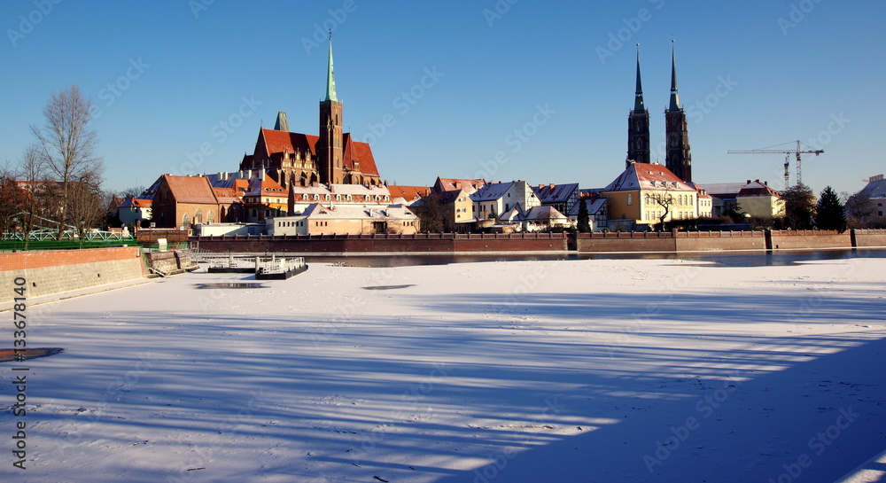 Obraz premium Widok na Ostrów Tumski zimą - Wrocław