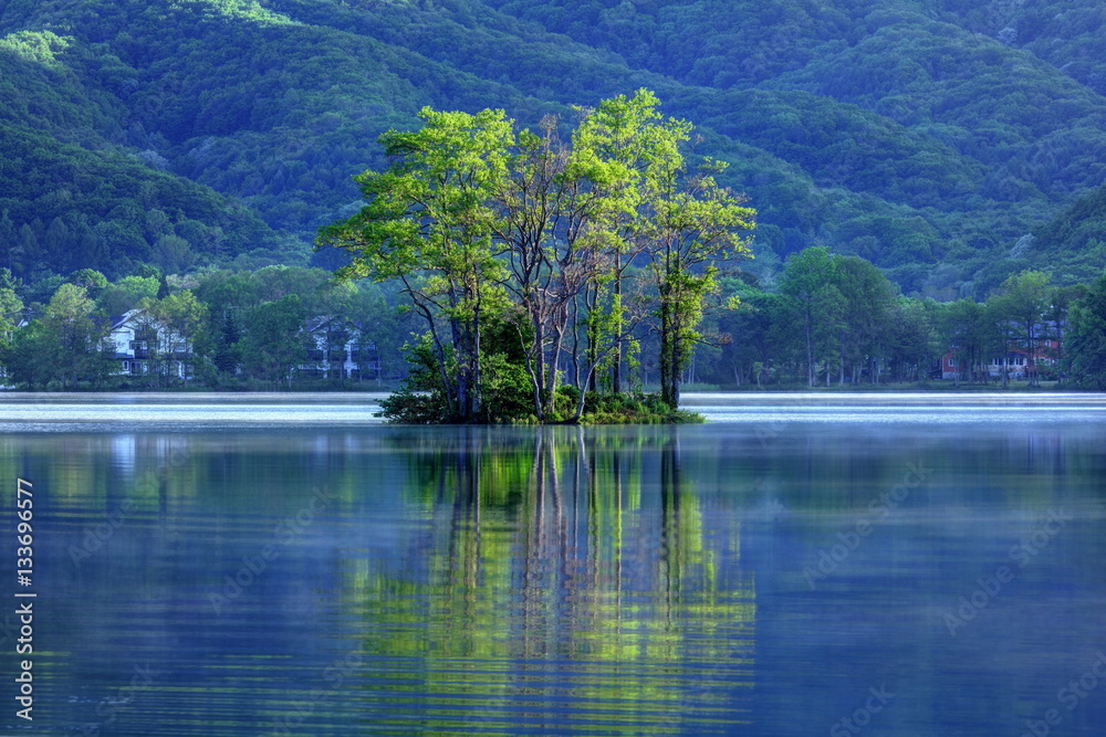 曽原湖の朝 曽原湖の朝