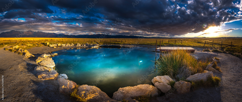 Obraz premium Meadow Hot Spring