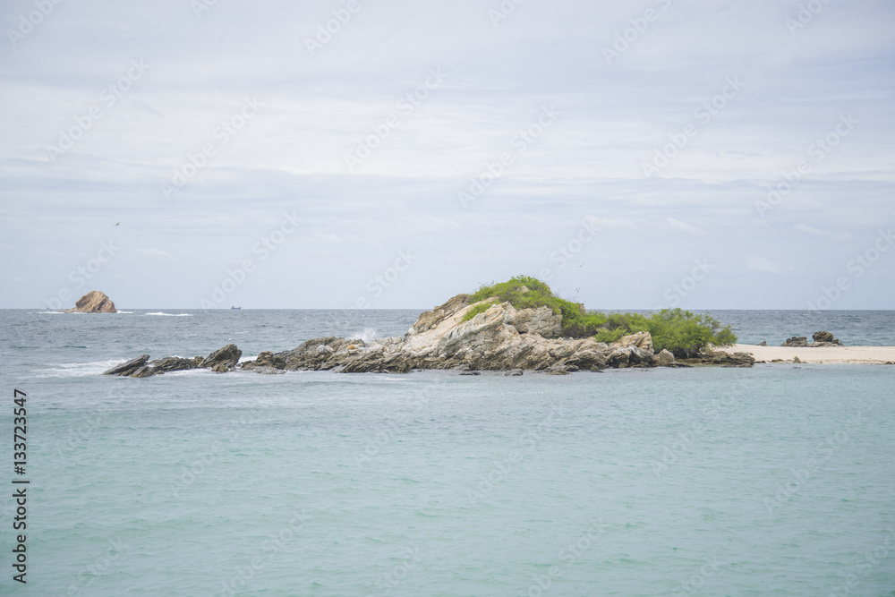 A small uninhabited island in the Gulf of Thailand.