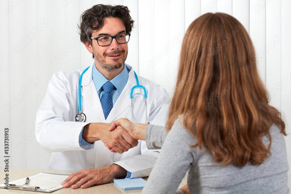 Fototapeta premium Doctor with patient