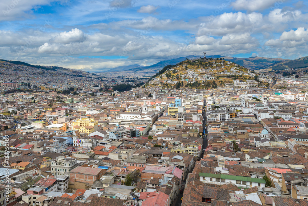 Fototapeta premium Downtown of Quito seen from the church of Basilica del Voto Nacional, Ecuador
